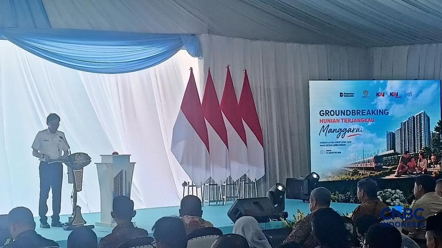Direktur Utama KAI Bobby Rasyidin di area groundbreaking rusun Manggarai, Jumat (21/8/26). (CNBC Indonesia/Ferry Sandi)