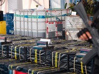 Ditjen Bea dan Cukai bersama BNN dan Polri merilis tangkapan penyelundup 2,6 ton sabu cair dan 1,57 juta rokok ilegal. (Dok Humas DJBC)