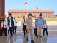 Tinjau sejumlah proyek strategis pembangunan Kawasan Nusantara pada Kamis (20/08/2026), Suharso Monoarfa apresiasi konsistensi dan progres pembangunan. (Dok Humas Otorita Ibu Kota Nusantara)