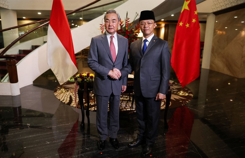 Menteri Luar Negeri Tiongkok Wang Yi menghadiri pertemuan dengan Menteri Luar Negeri Indonesia Sugiono di Kementerian Luar Negeri di Jakarta, Indonesia, pada 21 Agustus 2026. REUTERS/Tommy Patrio S