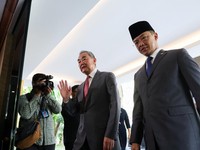 Menteri Luar Negeri Indonesia Sugiono bertemu Menteri Luar Negeri Tiongkok Wang Yi   saat kunjungan di Kementerian Luar Negeri di Jakarta, Indonesia, pada 21/8/2026. REUTERS/Edgar Su