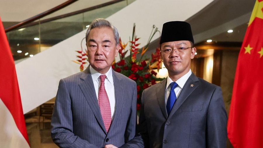 Menteri Luar Negeri Indonesia Sugiono bertemu Menteri Luar Negeri Tiongkok Wang Yi   saat kunjungan di Kementerian Luar Negeri di Jakarta, Indonesia, pada 21/8/2026. REUTERS/Edgar Su