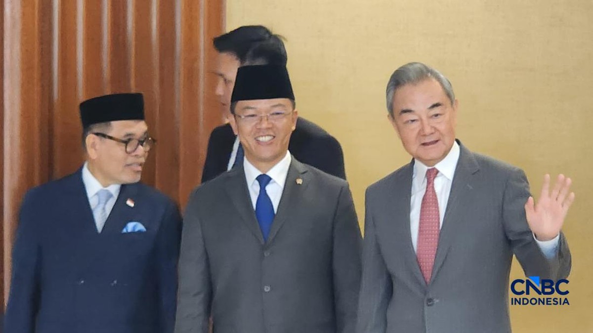 Menlu China Datangi RI, Ajak Dialog Soal Kereta Cepat Jakarta-Bandung