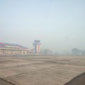 Kabut asap memenuhi Bandara H. Asan, di kota Sampit, Kalimantan Tengah. Direktorat Jenderal Perhubungan Udara Kementerian Perhubungan (Kemenhub) terus memantau pergerakan asap kebakaran hutan dan lahan (karhutla) yang terjadi di Kalimantan dan dampak