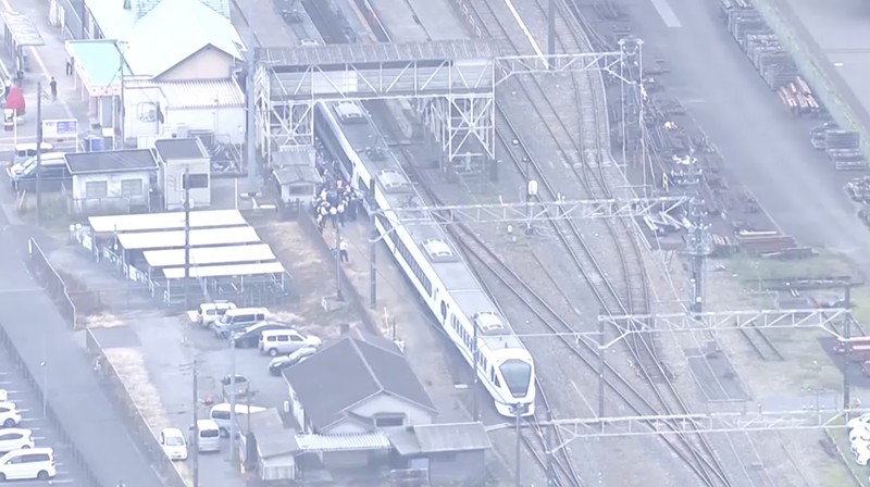 Empat orang pria tewas setelah tertabrak kereta ekspres saat melakukan pekerjaan pemeliharaan di sebuah stasiun kereta di Jepang, Kamis (20/8). (Nippon TV Via Reuters)