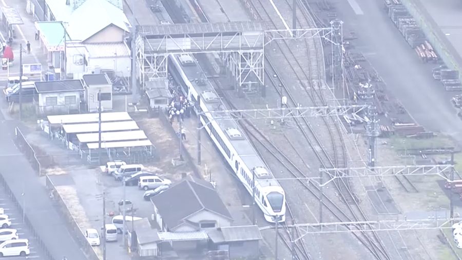 Empat orang pria tewas setelah tertabrak kereta ekspres saat melakukan pekerjaan pemeliharaan di sebuah stasiun kereta di Jepang, Kamis (20/8). (Nippon TV Via Reuters)