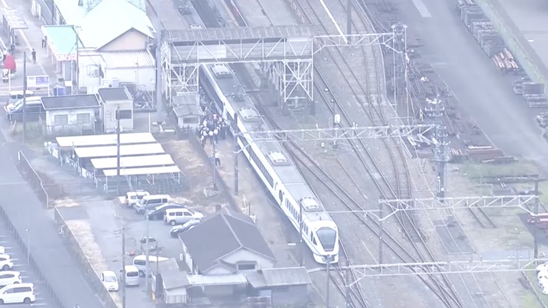 Empat orang pria tewas setelah tertabrak kereta ekspres saat melakukan pekerjaan pemeliharaan di sebuah stasiun kereta di Jepang, Kamis (20/8). (Nippon TV Via Reuters)