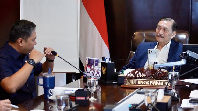 Luhut Bertemu Bos BGN Sudaryono, Singgung Penutupan 1.300 Dapur MBG