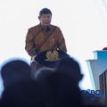 Ketua Satgas Perumahan (Hunian), Hashim Djojohadikusumo menyampaikan sambutan saat groundbreaking hunian terjangkau di kawasan dekat Stasiun Manggarai, Jakarta, Jumat (21/8/2026). (CNBC Indonesia/Faisal Rahman)