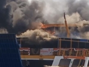 Lego Jangkar, KMP Bontang di Perairan Ketapang Banyuwangi Terbakar