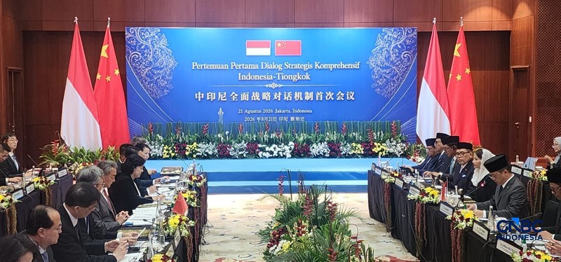 Menteri Luar Negeri Tiongkok Wang Yi menghadiri pertemuan dengan Menteri Luar Negeri Indonesia Sugiono di Kementerian Luar Negeri di Jakarta, Indonesia, pada 21 Agustus 2026. REUTERS/Tommy Patrio S