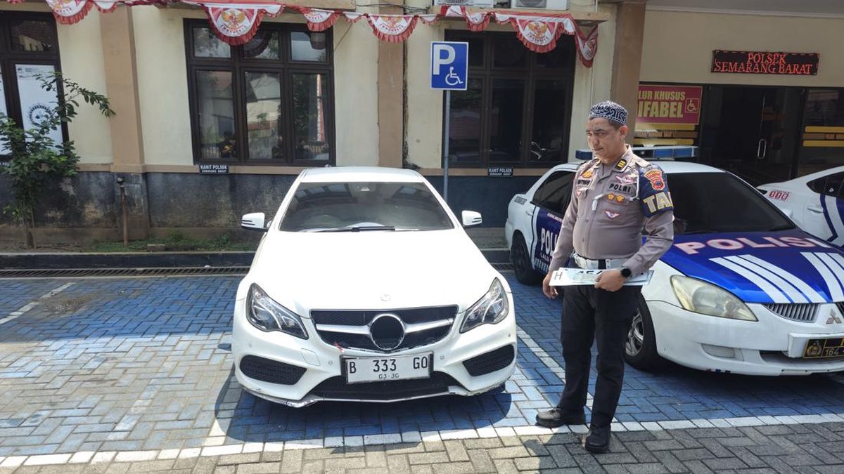 Nopol B 333 GO Mercy Lawan Arah di Jalan Veteran Semarang Ternyata Palsu