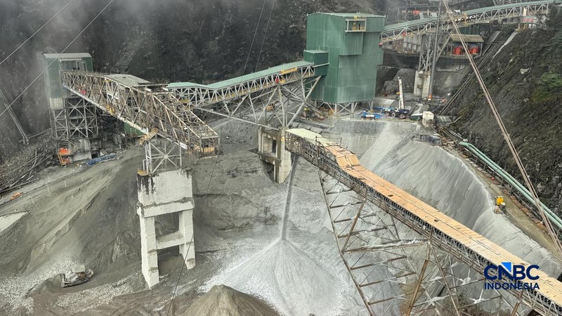 PT Freeport Indonesia (PTFI) memiliki area pertambangan tembaga terbesar di dunia.