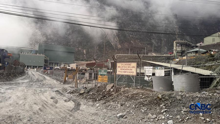 PT Freeport Indonesia (PTFI) memiliki area pertambangan tembaga terbesar di dunia.