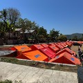 Wakil Presiden (Wapres) Gibran Rakabuming Raka meninjau posko pengungsian dari korban gempa bumi  yang mengguncang Kampung Waso, Manggarai Timur, NTT. (Dok. Sekretariat Wakil Presiden RI)