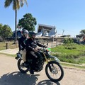Wakil Presiden (Wapres) Gibran Rakabuming menempuh perjalanan dengan sepeda motor untuk menjangkau Kampung Waso, Desa Satar Kampas, Kecamatan Lamba Leda Utara, Kabupaten Manggarai Timur, Jumat (21/08/2026). ( Setwapres RI)