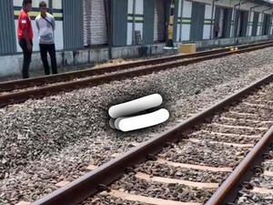 Lansia Tewas Tersambar KA Saat Berjalan di Atas Rel Nganjuk