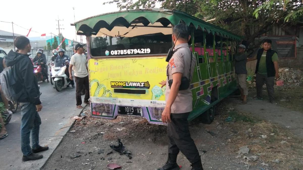 odong Diduga Rem Blong Tabrak 2 Motor di Gresik, 1 Orang Tewas