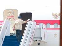 Presiden Prabowo Subianto bertolak menuju Kalimantan untuk mengecek dan memimpin langsung penanganan serentak kebakaran hutan dan lahan (karhutla) di Kalimantan, Sabtu (22/8/2026). (Dok. Sekretariat Kabinet)