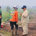 Presiden Prabowo Subianto tinjau lokasi kebakaran htan di Kalimantan Barat, Sabtu (22/8/2026). (Dok. BPMI Setpres)
