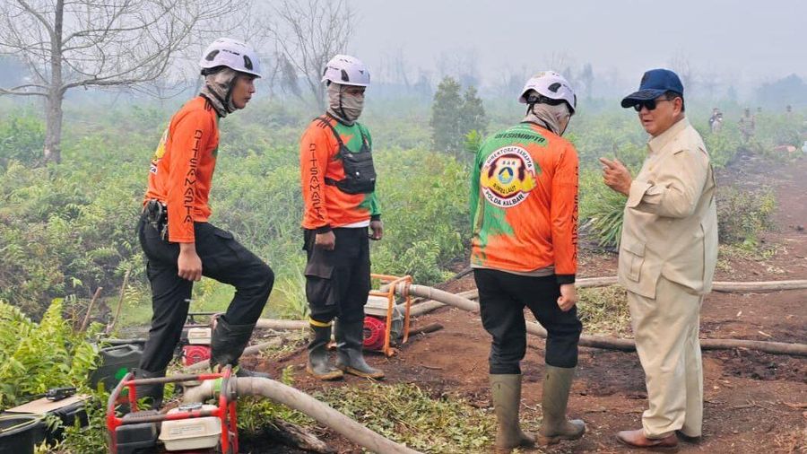 Presiden Prabowo Subianto tinjau letak kebakaran htan di Kalimantan Barat, Sabtu (22/8/2026). (Dok. BPMI Setpres)