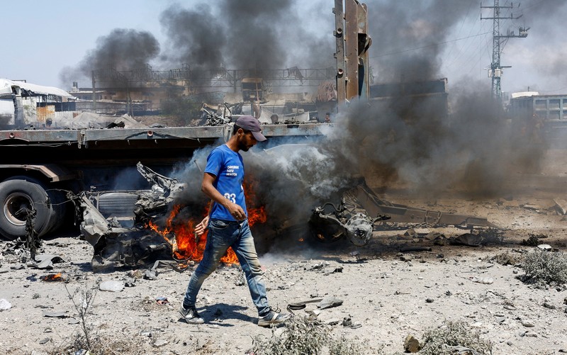 Serangan Israel di Al-Zawayda, Jalur Gaza bagian tengah, Minggu (23/8/2026). (REUTERS/Mahmoud Issa)