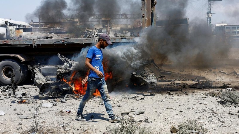Dampak serangan Israel di Al-Zawayda, Jalur Gaza bagian tengah, Minggu (23/8/2026). (REUTERS/Mahmoud Issa)
