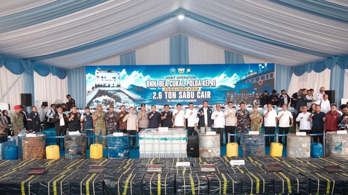 Kapal Tanzania Bawa Sabu Cair 2,6 Ton Ditangkap di RI, 10 ABK Ditahan