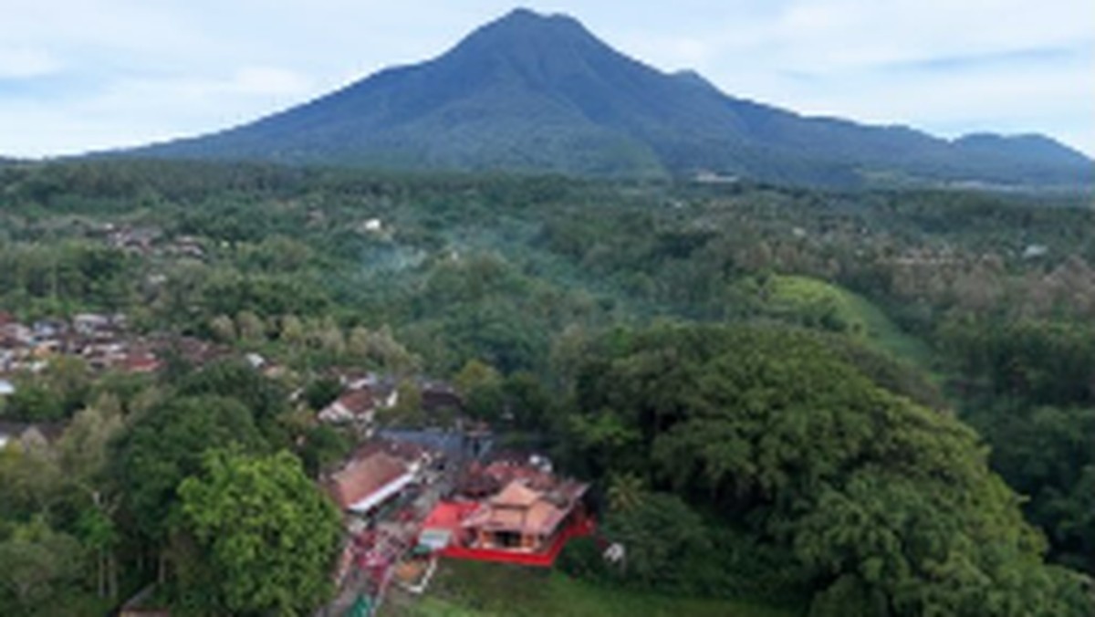 Rajin Bolak Balik Ke Gunung Kawi, 2 Pengusaha RI Ini Jadi Konglomerat