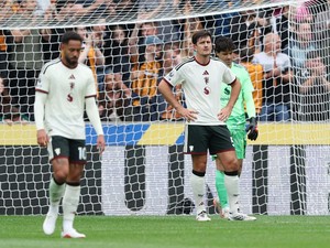 MU Masih Butuh 2 Bek Baru