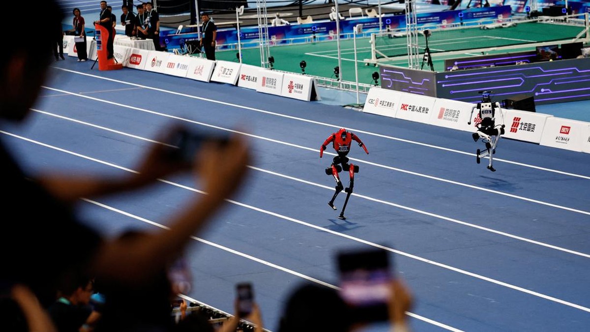 Detik-Detik Robot Humanoid Pecahkan Rekor Lari 100 Meter Usain Bolt