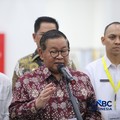 Gubernur DKI Jakarta, Pramono Anung saat meninjau Stasiun LRT Jakarta Manggarai di Jakarta, Senin (24/8/2026). (CNBC Indonesia/Faisal Rahman)