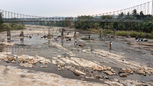 Penampakan Sungai Cipamingkis Mengering, Warga Teriak Kesulitan Air