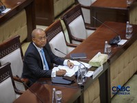 M Sarjito saat menjalani Uji Kelayakan atau Fit and Proper Test sebagai Kepala Eksekutif PengawasBursa Mineraldan Komoditas Strategis sekaligus Anggota Dewan Komisioner Otoritas Jasa Keuangan (OJK) di Gedung DPR/MPR RI, Jakarta, Senin (24/8/2026). (C