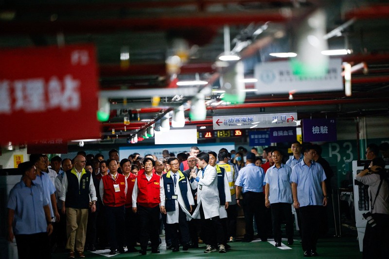 Militer Taiwan mengadakan latihan di Kabupaten Yilan untuk mensimulasikan pemblokiran Terowongan Hsuehshan dan mencegah pasukan Tiongkok menggunakannya untuk maju ke Taipei, sebagai bagian dari latihan tahunan Han Kuang. (REUTERS/Ann Wang)
