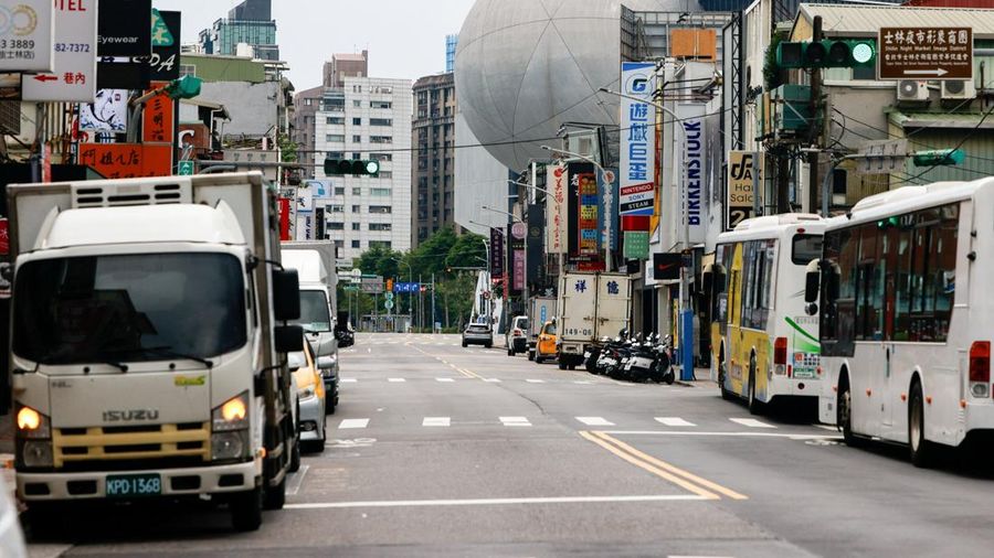 Militer Taiwan mengadakan latihan di Kabupaten Yilan untuk mensimulasikan pemblokiran Terowongan Hsuehshan dan mencegah pasukan Tiongkok menggunakannya untuk maju ke Taipei, sebagai bagian dari latihan tahunan Han Kuang. (REUTERS/Ann Wang)