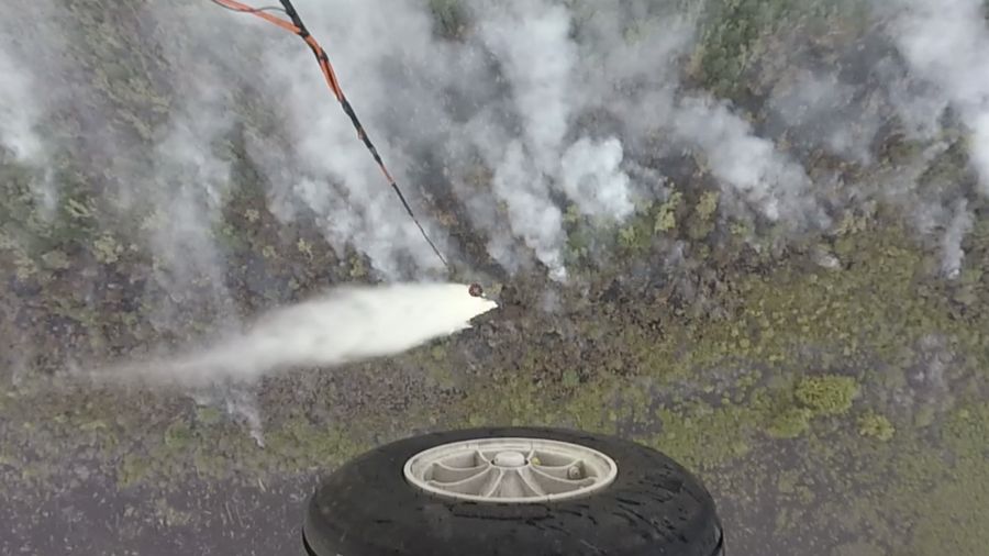 Operasi water bombing untuk pemadaman karhutla di Kalimantan Tengah, Minggu (23/8). (Dok. BNPB)