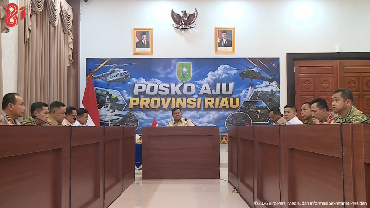 Prabowo Tiba di Pekanbaru, Langsung Pimpin Rapat Penanganan Karhutla