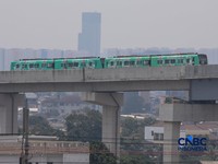 Suasana jelang beroperasinya Stasiun LRT Jakarta Manggarai, di Jakarta Senin (24/8/2026). (CNBC Indonesia/Faisal Rahman)