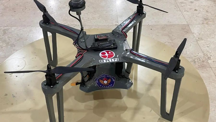 Pusat Riset Biomassa dan Bioproduk (PRBB) Badan Riset dan Inovasi Nasional (BRIN) berkolaborasi dengan Universitas Nurtanio (UNNUR) Bandung mengembangkan dua prototipe pesawat nirawak. Pesawat tersebut yaitu Unmanned Aerial Vehicle (UAV) Vertical Tak