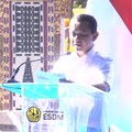 Menteri ESDM Bahlil Lahadalia dalam memberi sambutan pada acara Peluncuran Program PLTS 100 GWp, Kab. Jembrana, 25 Agustus 2026. (Tangkapan Layar Youtube)