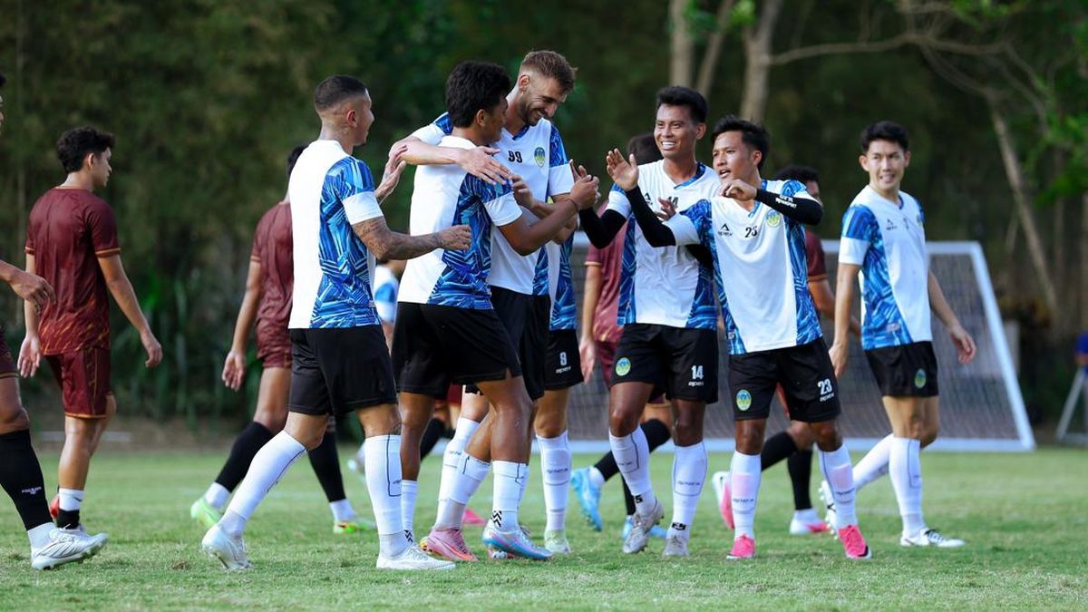 Van Gastel Kritik Pemain PSIM Jelang Kompetisi: Kurang Daya Saing!