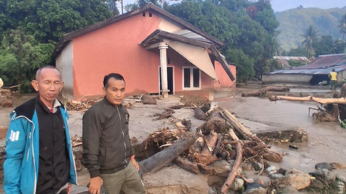 Banjir di Parigi Moutong: 55 Bangunan Terendam, Jalan Tertimbun Kayu-Lumpur