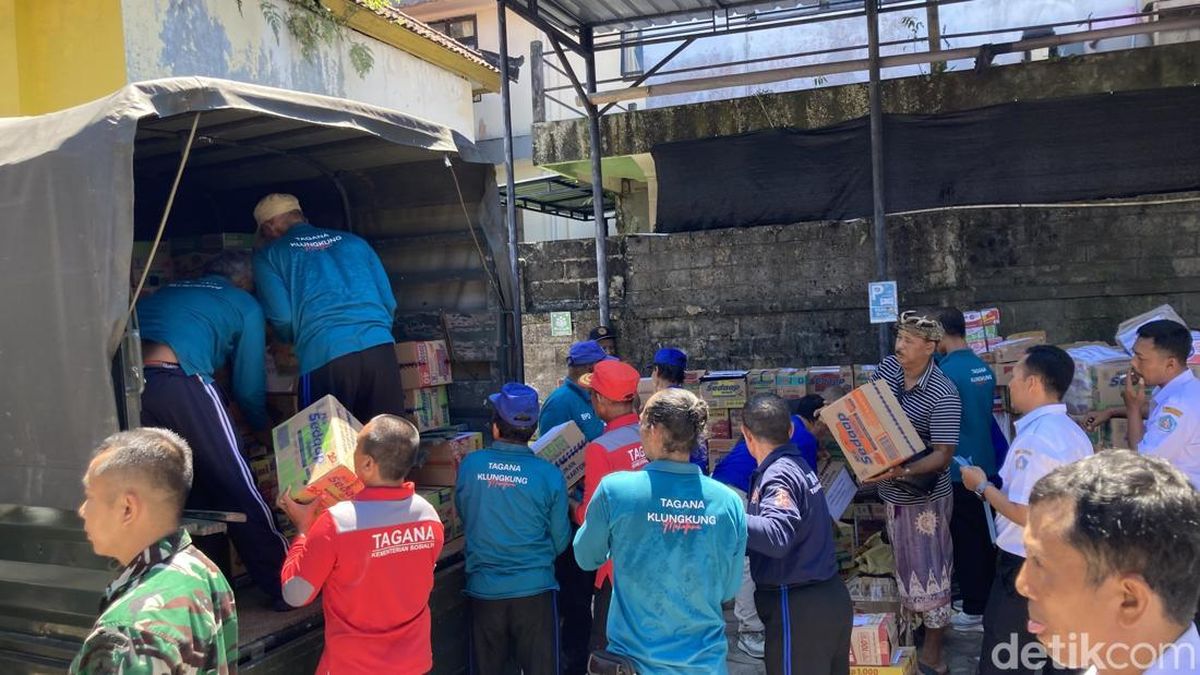 Pemkab Klungkung Kirim 1,5 Ton Beras-Ratusan Paket Sembako ke NTT