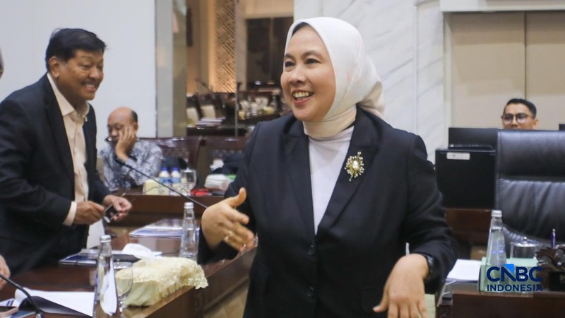 Calon Deputi Gubernur Senior Bank Indonesia (BI), Aida S. Budiman saat menjalani Uji Kelayakan atau Fit and Proper Test di Gedung DPR/MPR RI, Jakarta, Rabu (26/8/2026).