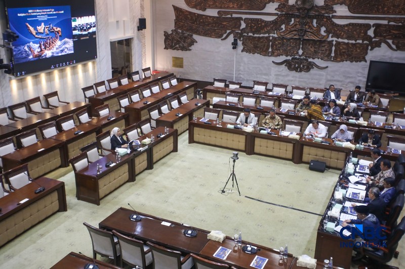 Calon Deputi Gubernur Senior Bank Indonesia (BI), Aida S. Budiman saat menjalani Uji Kelayakan atau Fit and Proper Test di Gedung DPR/MPR RI, Jakarta, Rabu (26/8/2026). (CNBC Indonesia/Faisal Rahman)