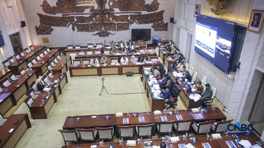Calon Deputi Gubernur Senior Bank Indonesia (BI), Aida S. Budiman saat menjalani Uji Kelayakan atau Fit and Proper Test di Gedung DPR/MPR RI, Jakarta, Rabu (26/8/2026). (CNBC Indonesia/Faisal Rahman)