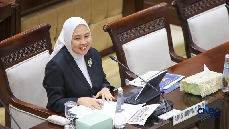 Calon Deputi Gubernur Senior Bank Indonesia (BI), Aida S. Budiman saat menjalani Uji Kelayakan atau Fit and Proper Test di Gedung DPR/MPR RI, Jakarta, Rabu (26/8/2026).
