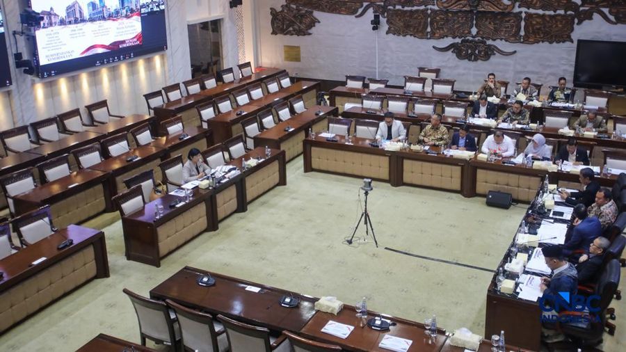 Calon Gubernur Bank Indonesia (BI), Destry Damayanti saat menjalani Uji Kelayakan atau Fit and Proper Test di Gedung DPR/MPR RI, Jakarta, Rabu (26/8/2026). (CNBC Indonesia/Faisal Rahman)