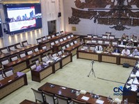 Calon Gubernur Bank Indonesia (BI), Destry Damayanti saat menjalani Uji Kelayakan atau Fit and Proper Test di Gedung DPR/MPR RI, Jakarta, Rabu (26/8/2026). (CNBC Indonesia/Faisal Rahman)
